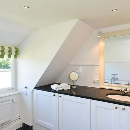 Apartment Strandhaus Falshöft 4 *